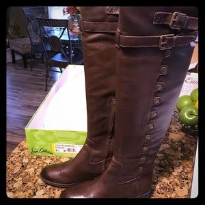 New in box Sam Edelman, dark brown lea knee boot